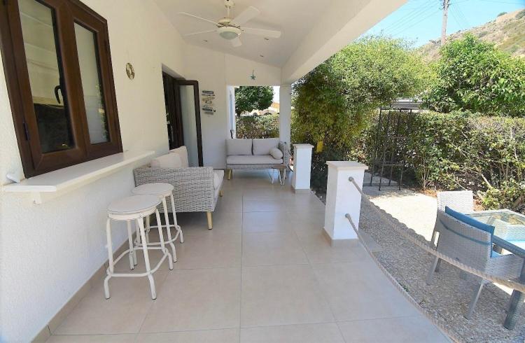 Bay Cottage Beautiful Cosy Luxury Cottage - Beach Area Pissouri Dış mekan fotoğraf